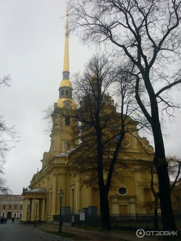 Великокняжеская усыпальница Петропавловская крепость. Петропавловская крепость в Санкт-Петербурге кому могилы. Кто похоронен в Петропавловской крепости. Санкт Петербург башня где похоронен.