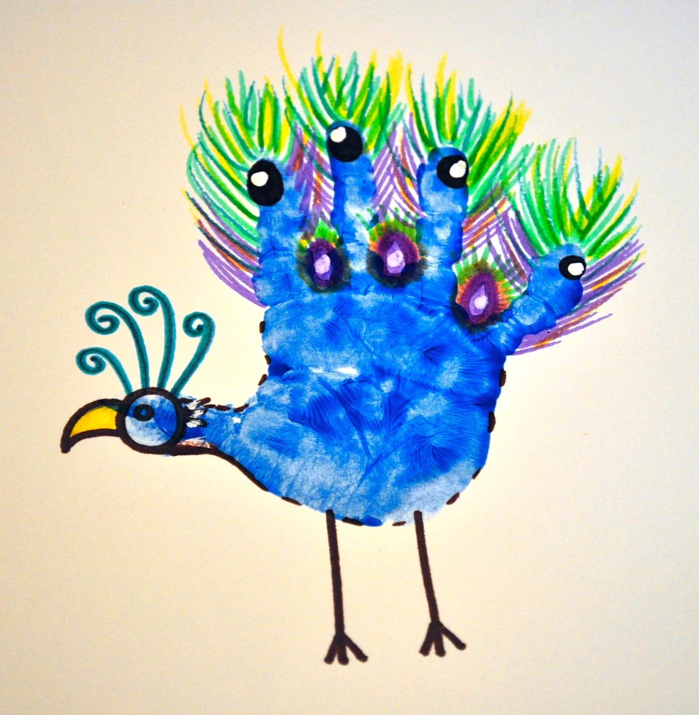 птичка рисование ладошкой. рисование ладошками птицы. рисование птиц ладошкой в старшей группе. птица из ладошки. птица из ладошки.