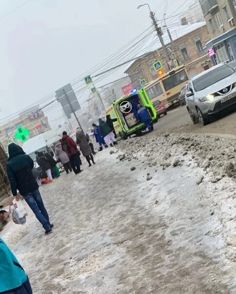 У цума сбили девушку. Пешеход. Пенза. Чехова улица Пенза 2023.