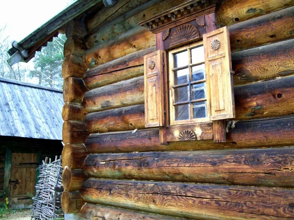 Деревенские срубы