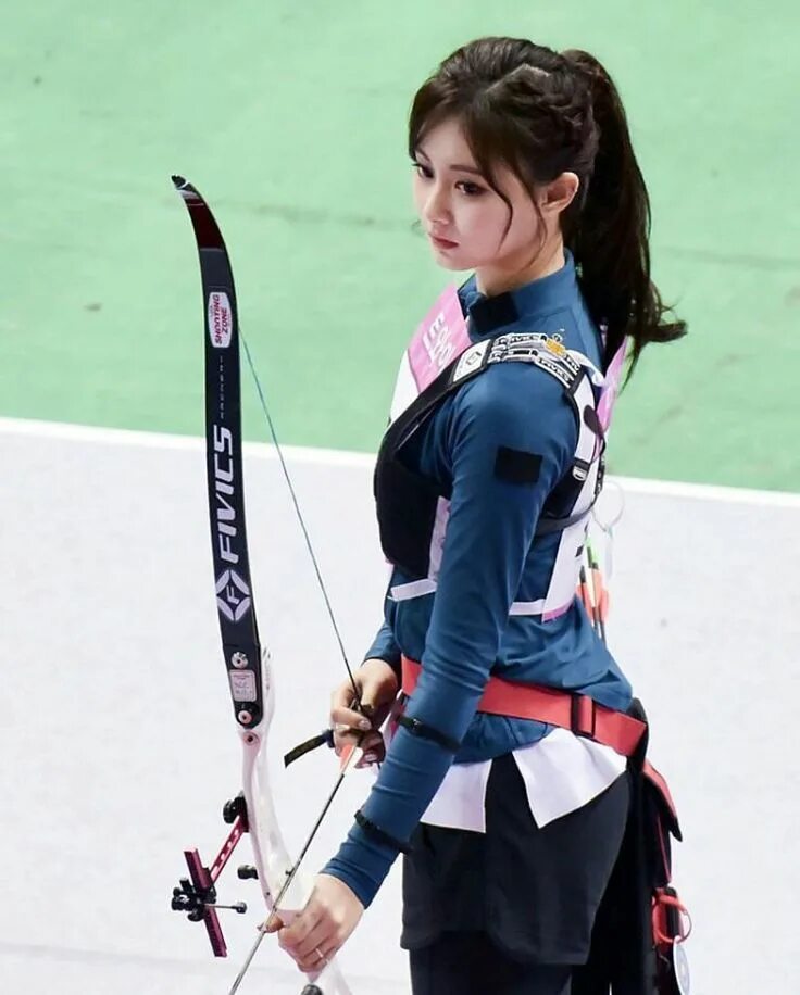 Корейская лучница tzuyu. Tzuyu archery. Корейская лучница цзыюй. Корейская лучница tzuyu. Кореянка стрелок на олимпиаде.