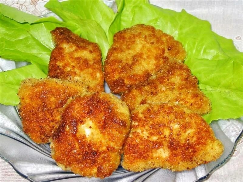 Куриные наггетсы рецепт на сковороде. Наггетсы домашние. наггетсы из куриной грудки. наггетсы куриные в духовке в панировочных сухарях. наггетсы из филе курицы на сковороде.