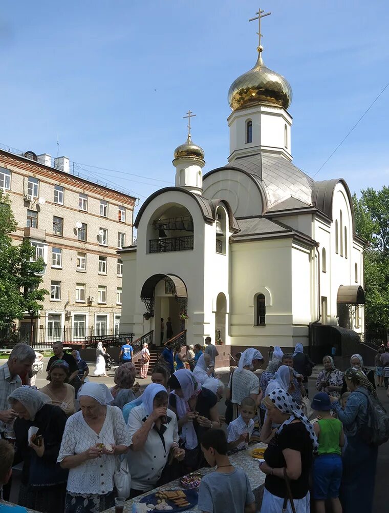 Церковь царственных страстотерпцев. Храм святых царственных страстотерпцев (москва). храм царственных страстотерпцев на войковской. храм святых страстотерпец в ясенево. храм царственных страстотерпцев в ясенево.
