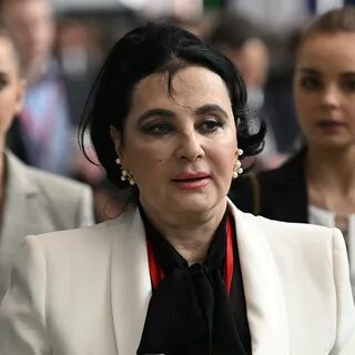 Сколько лет винер усмановой в 2024