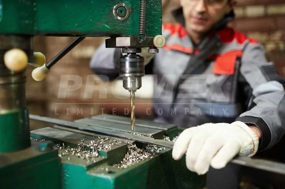 Сварка металла. Слесарные работы по металлу. Обработка металла. Сверление слесарные операции. Резьба болгаркой металл.