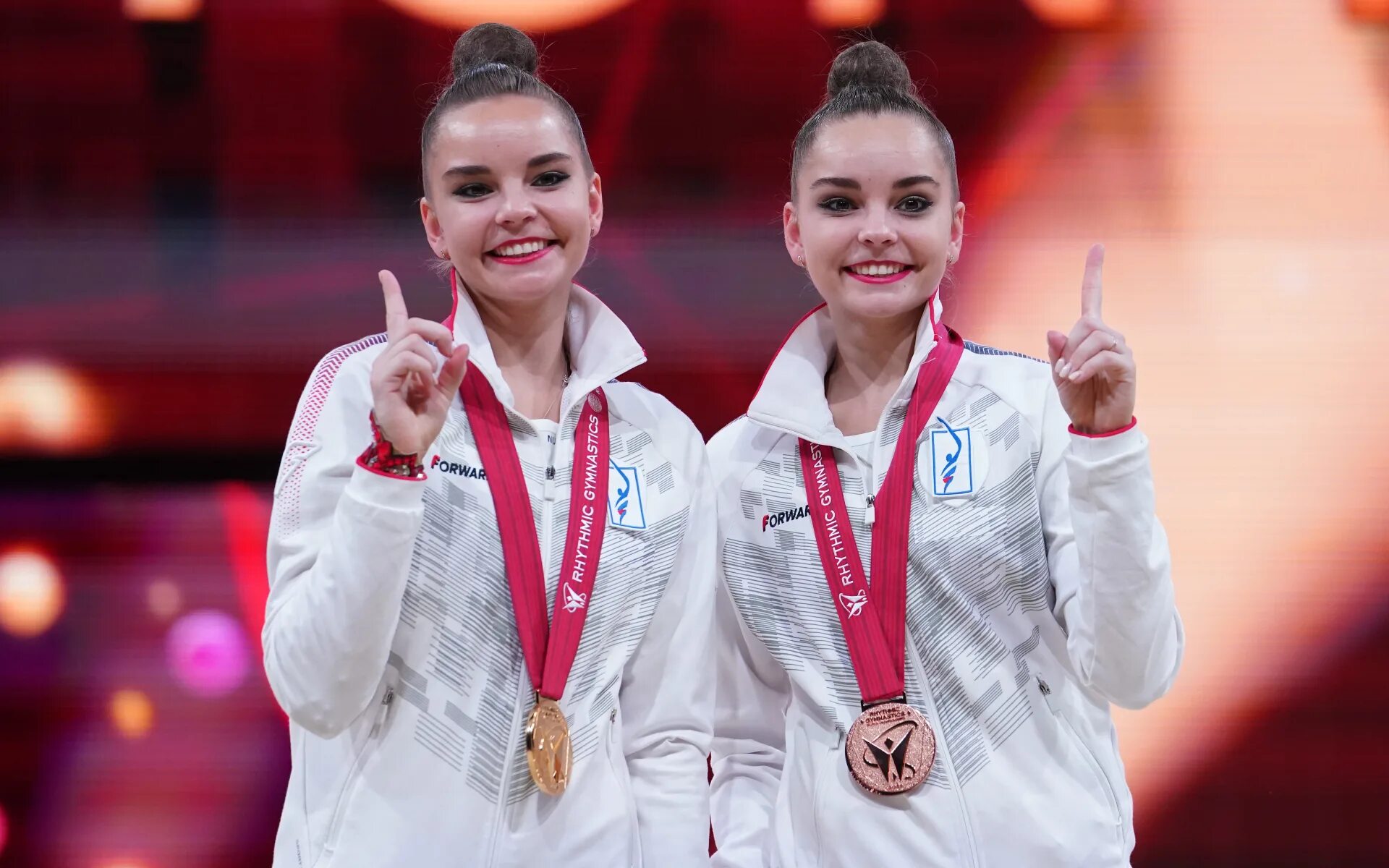 Арина аверина чемпионат мира 2021. Дина и арина аверины. Дина аверина и арина аверина. Арина алексеевна аверина и дина аверина. Арина аверина 2022.