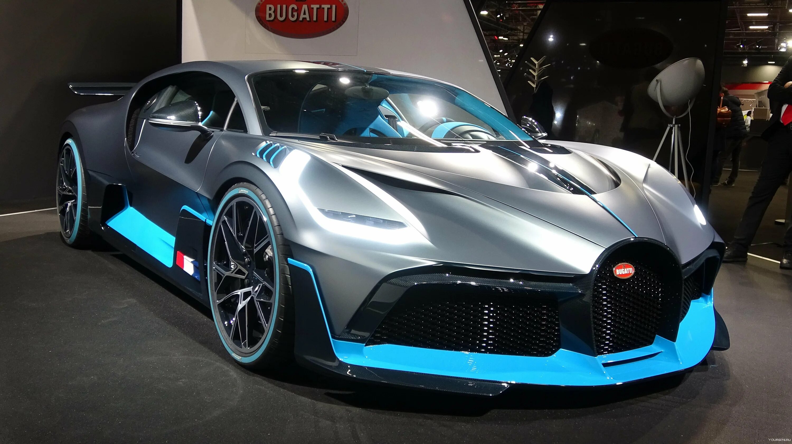 Новая bugatti. Бугатти Veyron 2020. Bugatti Chiron концепт 2020. Бугатти Вейрон 2022. Бугатти будущего гиперкары.