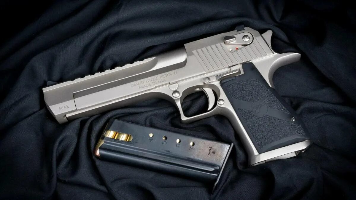 Картинки дигла. Desert Eagle 50 AE. Дезерт игл пустынный Орел. Desert Eagle пустынный орёл.