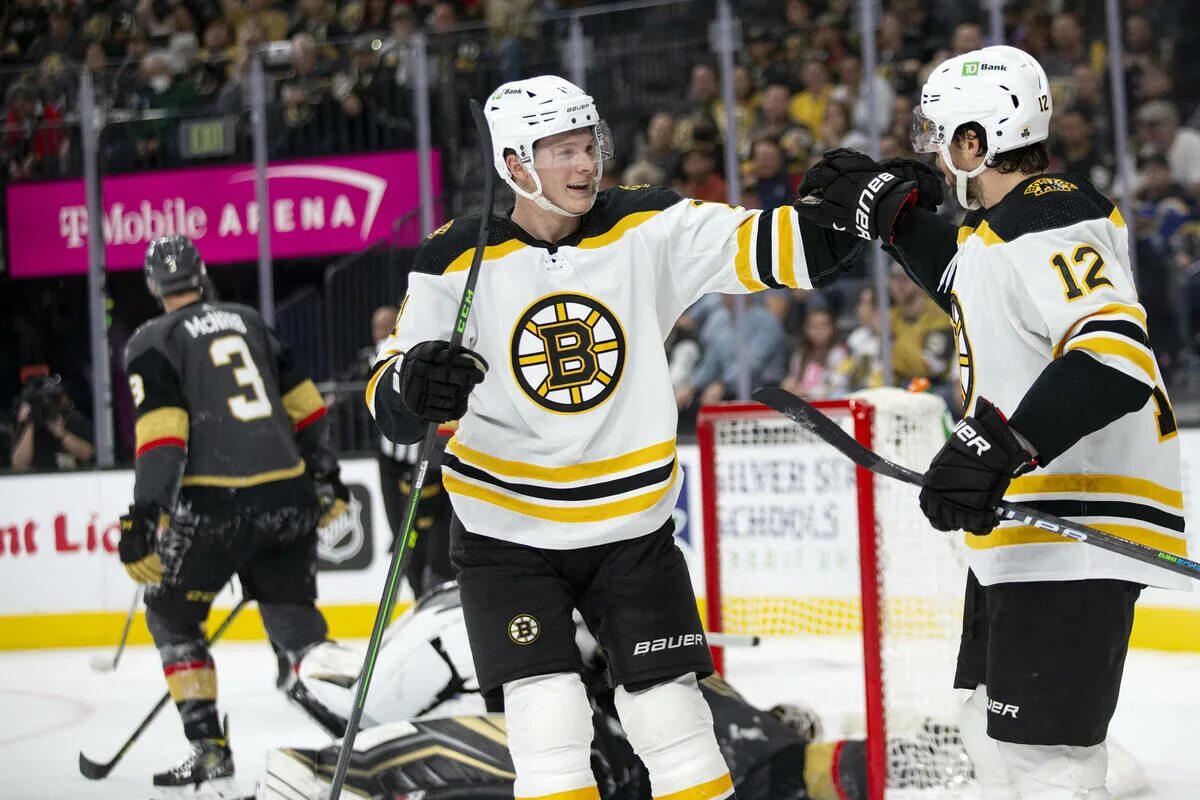 Бостон Брюинз Смайл. Карикатуры Boston Bruins. Craig Smith. Ex report