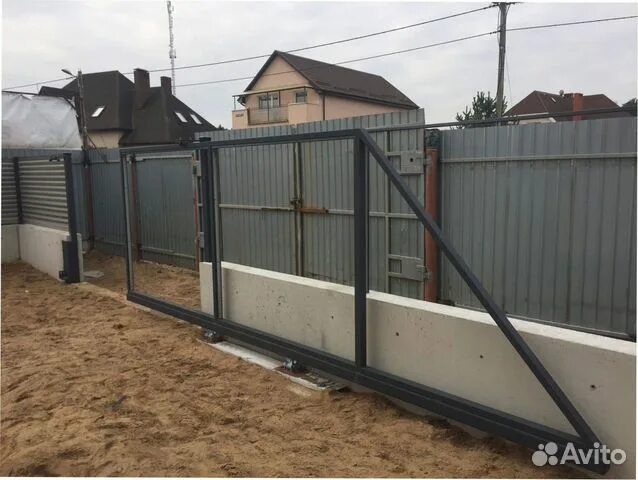 Откатные ворота на бетонном фундаменте 4000x2000 на заказ