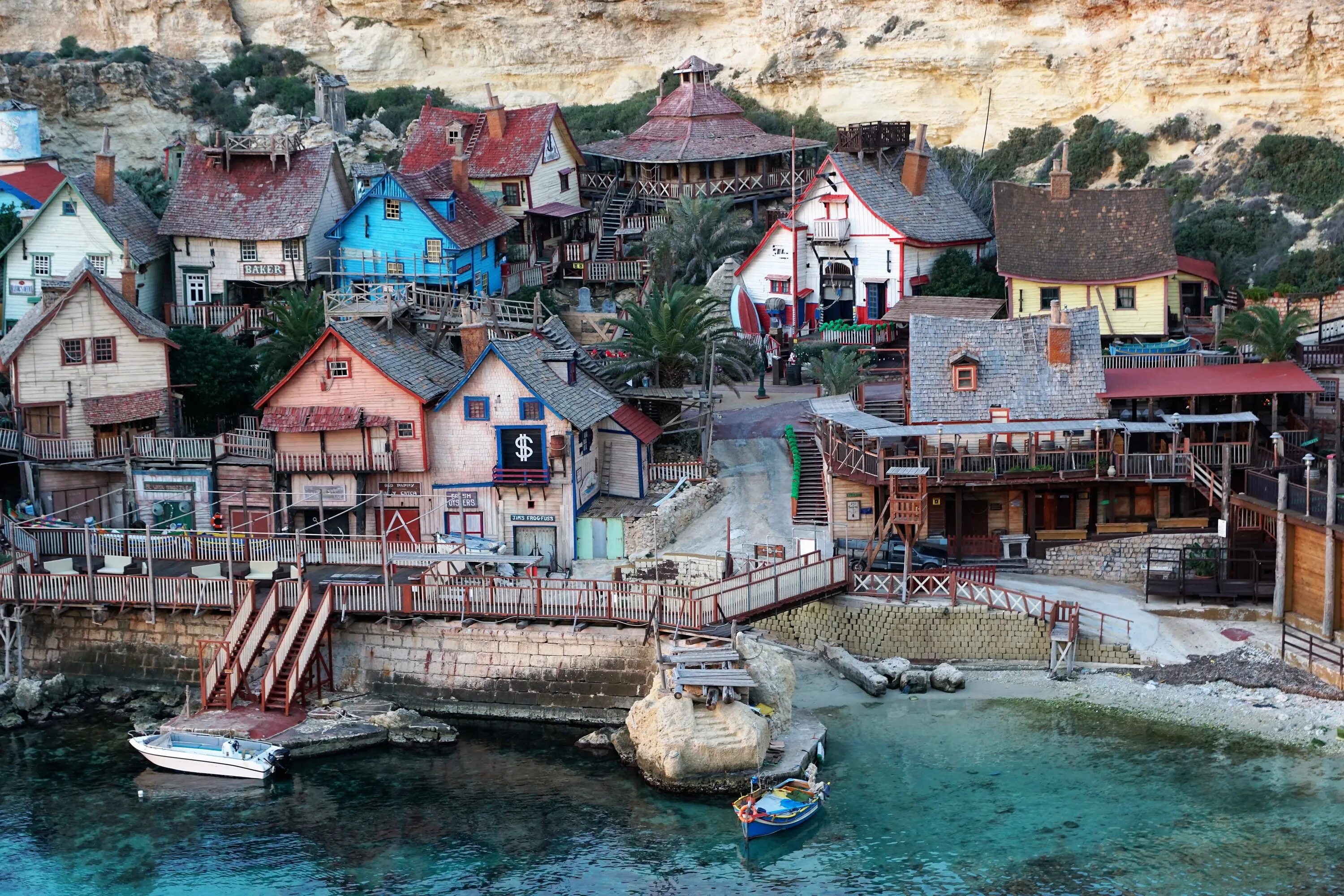 Popeye Village (деревня попай) на Мальте. Деревня на воде. Деревушка на воде.