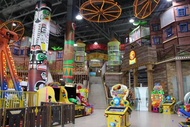 Амбар парк развлечений самара. Амбар вестерн. Амбар вестерн. Аттракционы в амбаре самара. Детский развлекательный центр в амбаре самара.