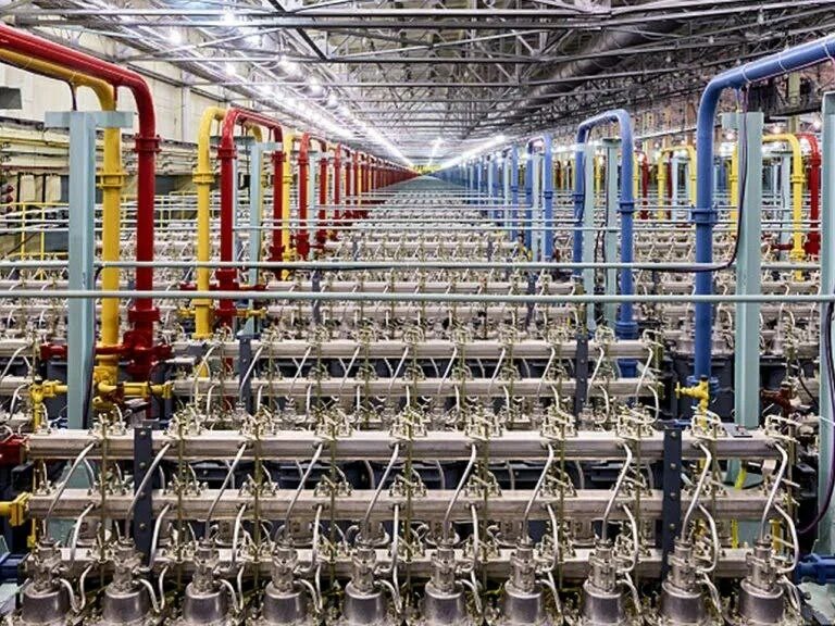 Новоуральск росатом уэхк. Предприятия по обогащению урана. Предприятия по обогащению урана. Каскад газовых центрифуг. Предприятия по обогащению урана.