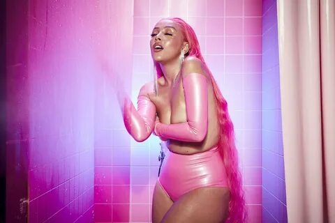 Doja cat booty pics.