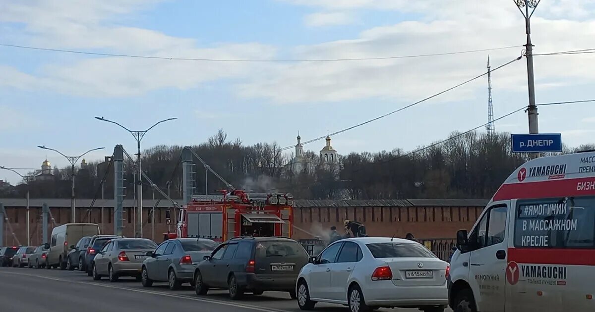 Мост вязьма 8 апреля. Успенский мост смоленск. автовский мост пробка. успенский мост смоленск фото. треснул успенский мост в смоленске.