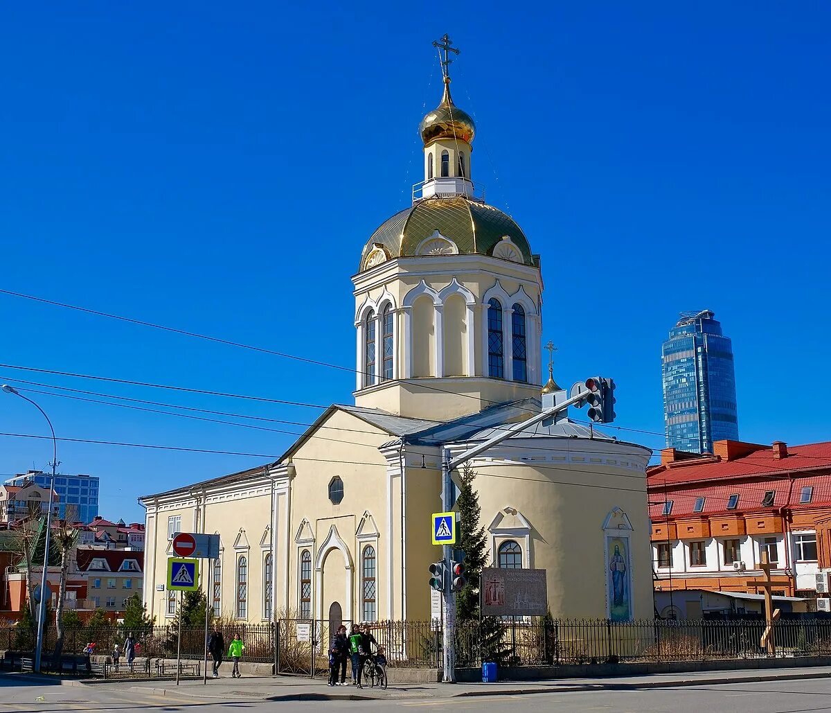 Храм во имя всех святых в земле российской просиявших екатеринбург. Храм романовых в екатеринбурге. Храмнакровиекатеринюург. Екатеринбург храм божьей матери державная. Храм на крови екатеринбург.