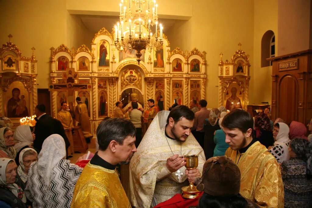 игорь маслов никольский собор алматы. иерей константин степанов армавирская епархия. фото с литургии свято-никольский храм ростова на дону 19 декабря 2021. служба свято никольском. служба свято никольском.