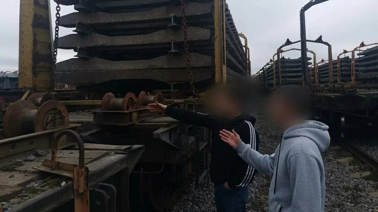 Мертвецы с железной дорогой. Человек поднял 500кг. Новости российских железных дорог.