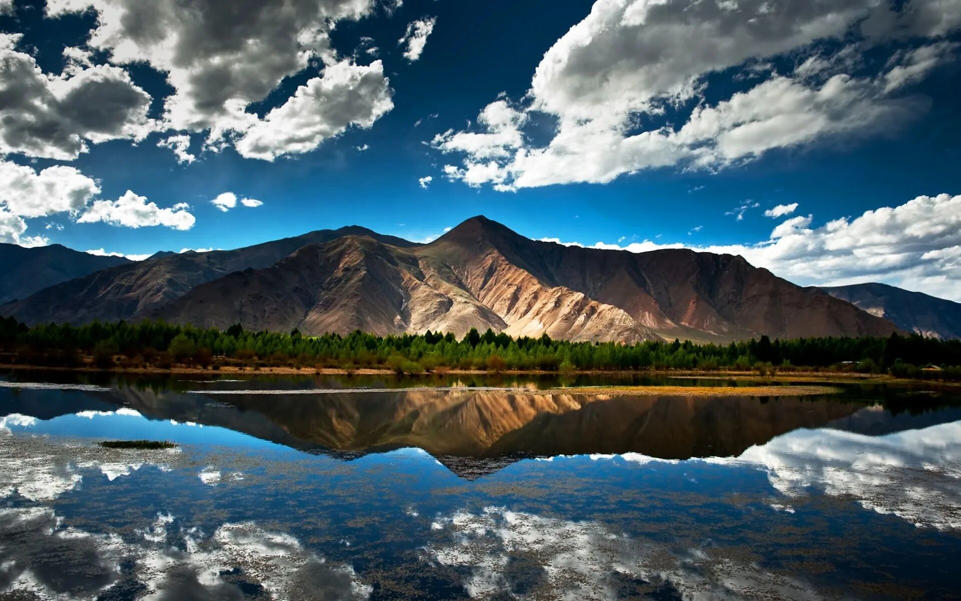 C picture. Тибет горные озера. Иссык-Куль и горы. Кутхины баты Камчатка. Горы озеро панорама.