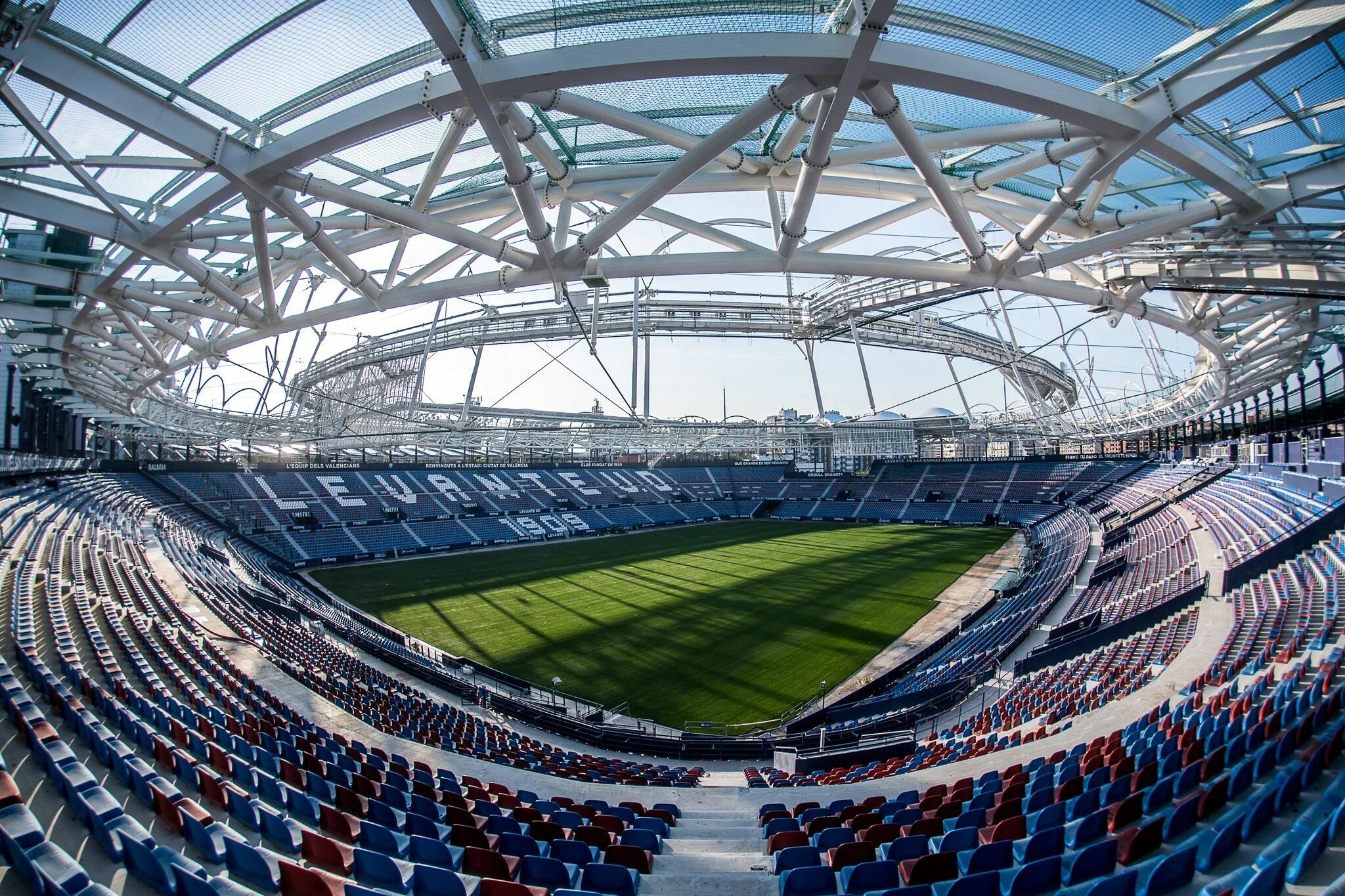 Stadion news. Сьюдад де Валенсия стадион. Стадион ФК Леванте. Стадион Сьюдад де Валенсия 2022. Стадион Месталья Валенсия.