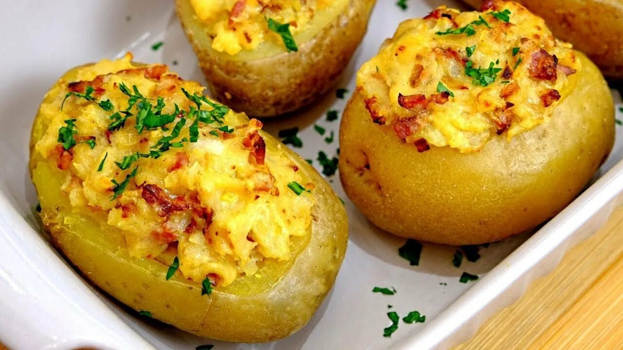 Сколько запекать целую картошку
