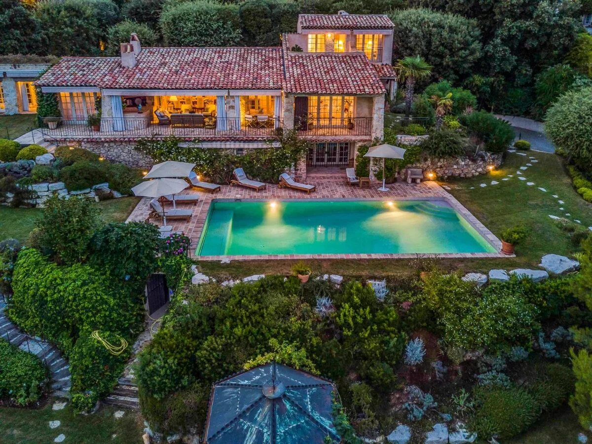 Антиб. Элитная вилла франция, лазурный берег, антиб. Вилла николай николаевич. Мыс антиб франция виллы. Дом лазурный берег франции.