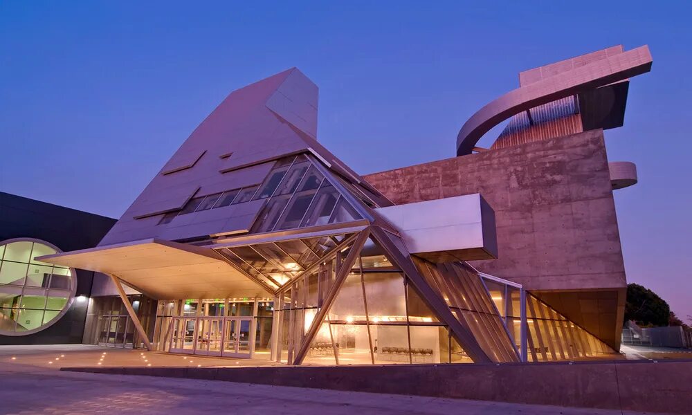 Школы и научного центра в австралии — hqroom. Необычное здание школы. Лос анджелес школы. Необычные школы фото. Школьный и досуговый центр в париже, франция.