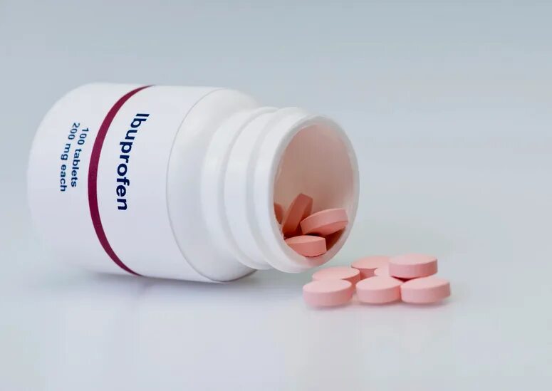 Ибупрофен 200 мл. Ибупрофен. таблетки ibuprofen. ибупрофен на прозрачном фоне. ibuprofen 400.
