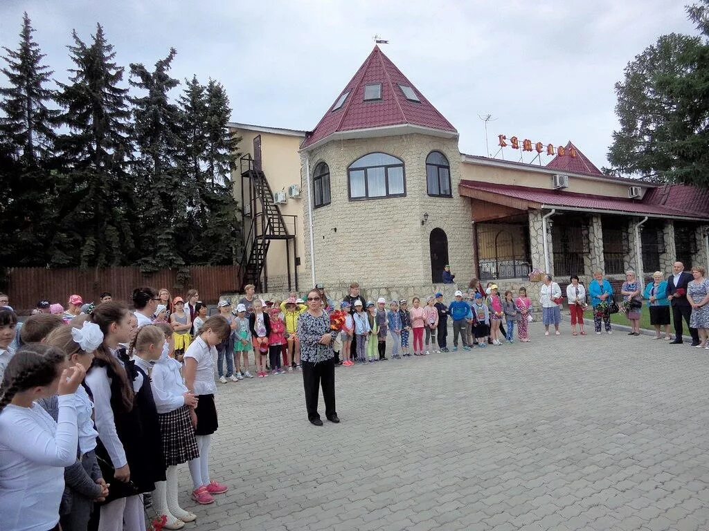 Поселок большой Исток. Большой Исток Свердловская область. Большой Исток администрация. Свердловская обл пос большой Исток.