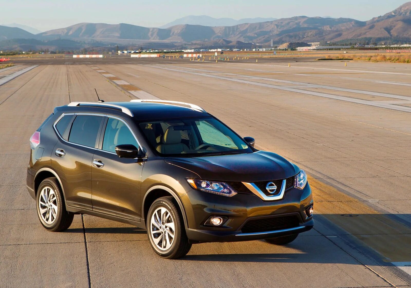 Ниссан чей производитель. Nissan Rogue 2014. Ниссан рогуе 2015. Ниссан Rogue 2015. Nissan Rogue 2016.