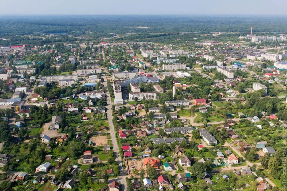 Город Валдай Центральный район. Город Урень Нижегородской области вид сверху. Валдай город сверху. Урень с высоты. Валдай население