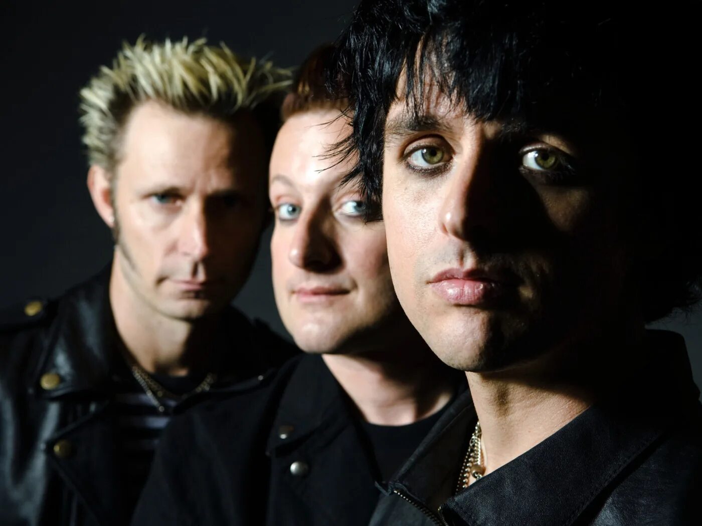 Грин рок. Группа green day 2025. green day 2009. грин дэй обои. green day 1988.