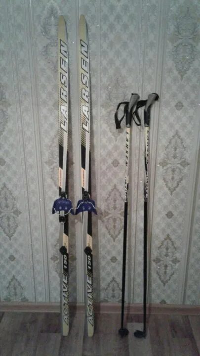 Лыжи беговые комплект с ботинками 42 размер. Авито лыжи. Лыжи пластиковые с ботинками. Лыжи детские серые. Продаются лыжи в 1 волхове.