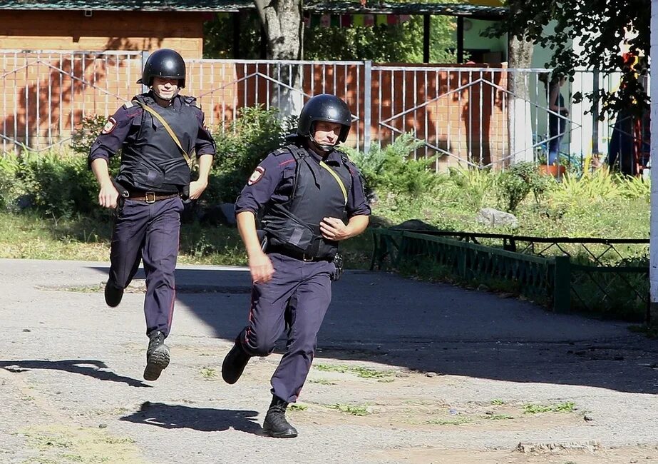 Эвакуация в белгородской области сегодня. 27 Школа Белгород. Школа 27 Белгород директор. Сапёры Белгород. Школа 27 Белгород фото.