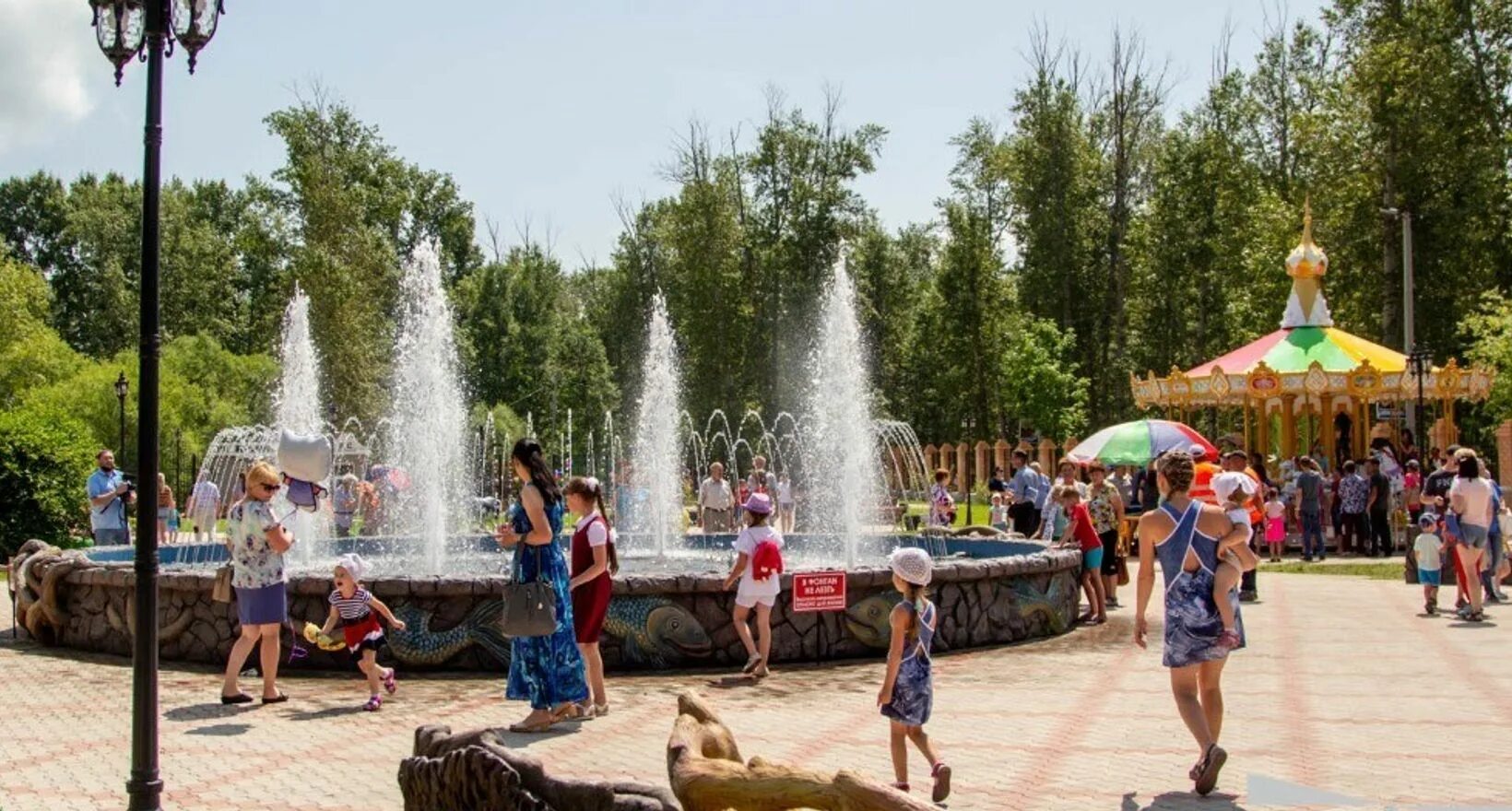 Село Ивановка Амурская область. Ивановский парк Амурская область. Ивановка Амурская область парк с фонтаном. Ивановка Ивановский район парк. Сайт ивановского района амурская