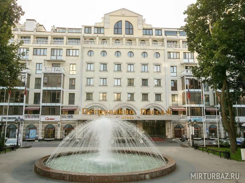 Петровский Пассаж Воронеж. Отель Петровский Пассаж Воронеж фото. Петровский Пассаж Воронеж памятник. Отель петровский пассаж воронеж