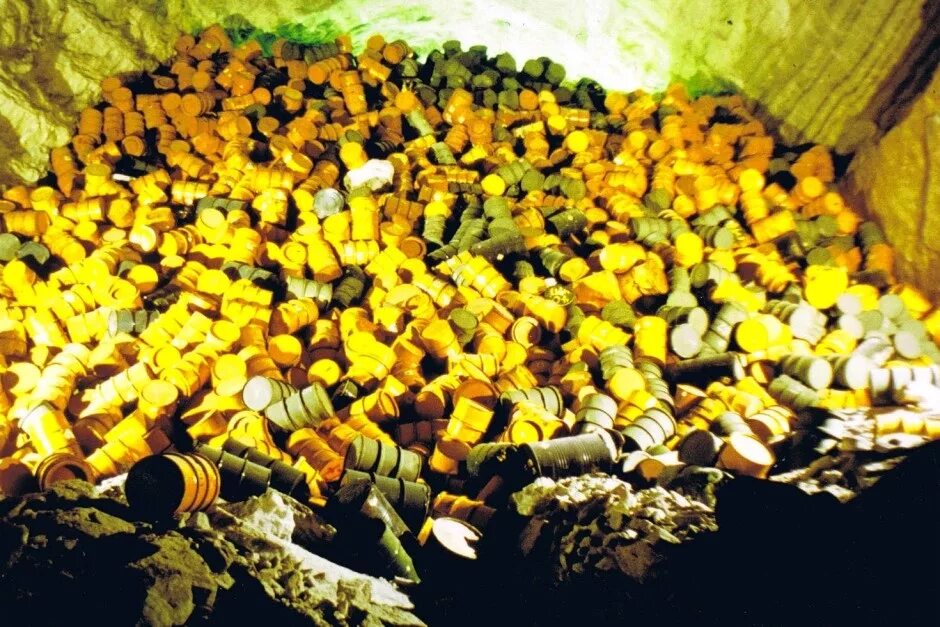 Захоронение отходов аэс. Захоронение радиоактивных отходов аэс. Хранилище радиоактивных отходов горлебен. Хранилище радиоактивных отходов димитровград. Кладбище ядерных отходов в россии.