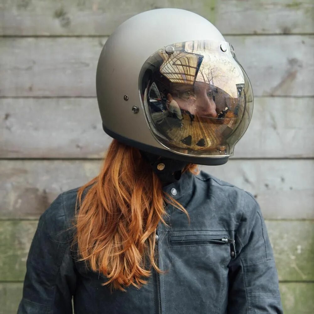 Мотошлем на голове. Мотошлем на голове. Шлем. Шлем мотоциклетный helmet. Открытые шлемы для мотоциклов.