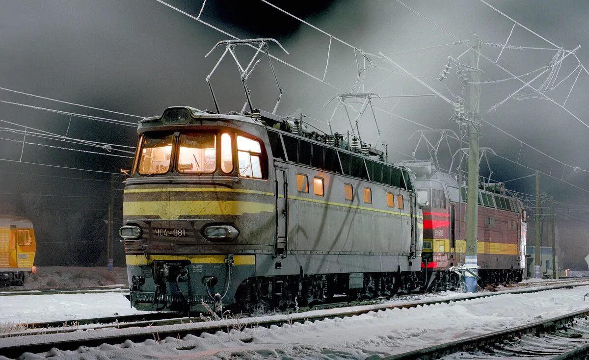 Электровоз чс4-012. Чс2 новосибирск. Поезд чс2. Электровоз чс4т ночью. 2 чс 3 чс 4 чс.