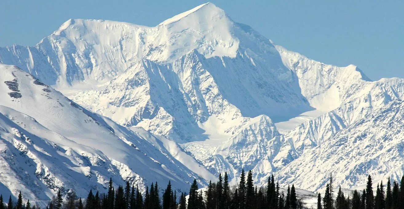 Самые большие горы в северной америке. Гора Мак Кинли. Северная Америка-гора Мак-Кинли, Аляска. Гора Денали Северная Америка. Кордильеры гора Денали.