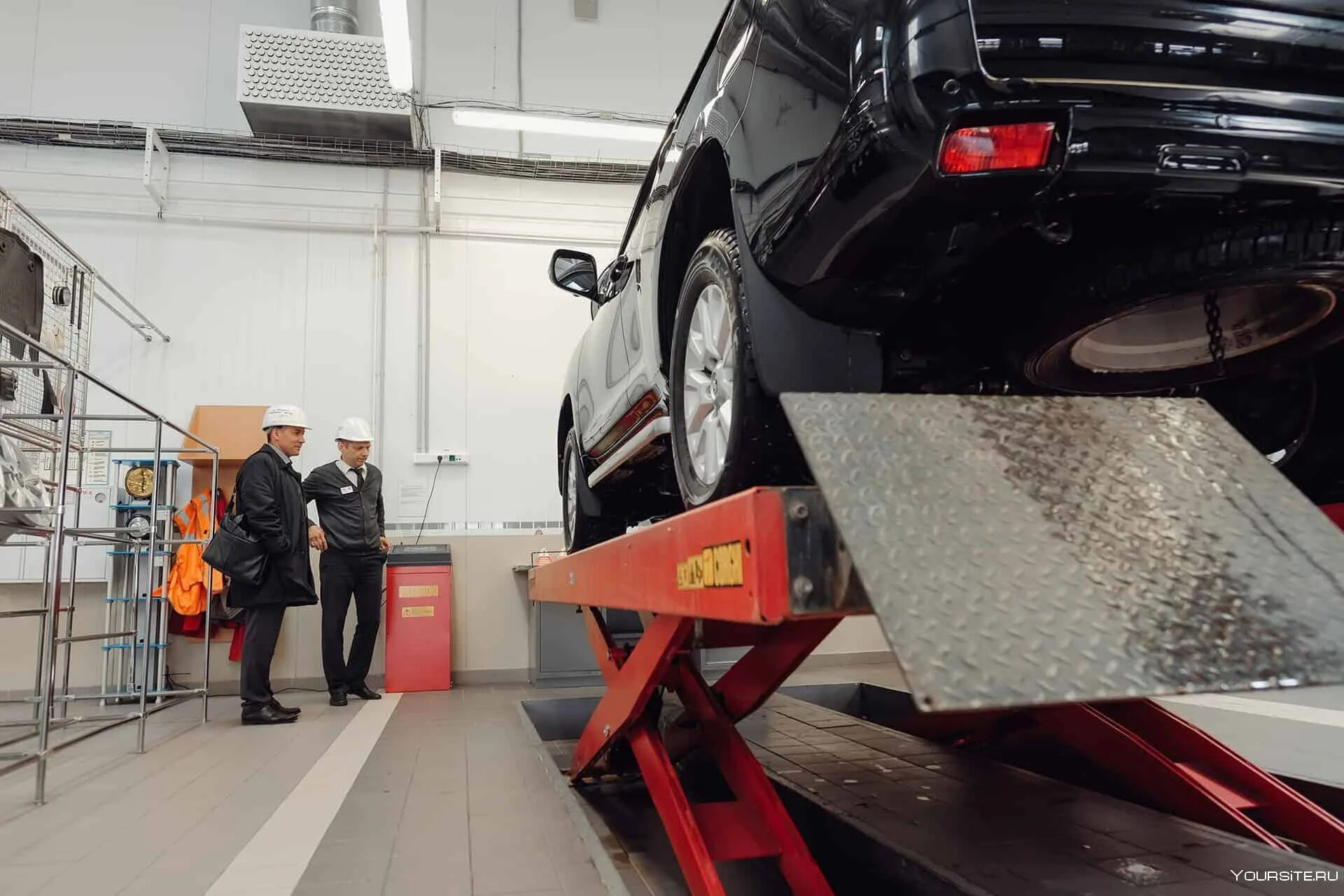 Приемка автомобиля. Приемка автомобиля. Мастер-приемщик автосервиса. Приемка авто. Мастер приемщик.