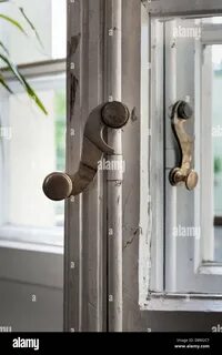 Кремоны оконные старинные на мешке