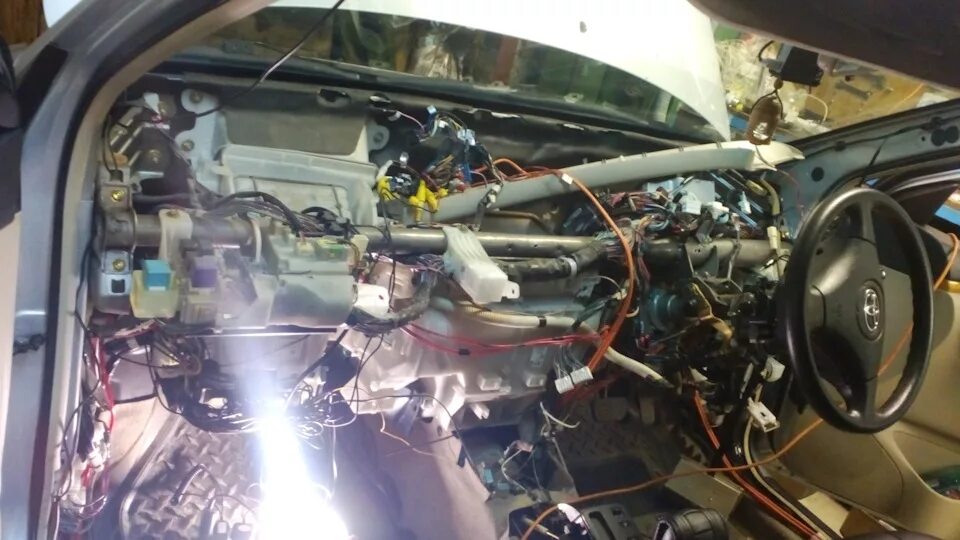 Замена радиатора отопителя салона, печки - Toyota Sienna (2G), 3,3 л, 2006 года 