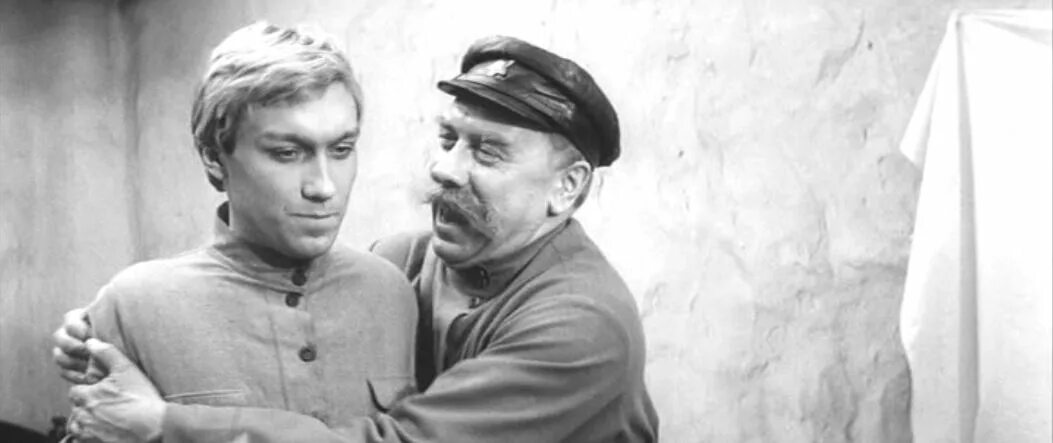 2 товарища герои. Олег янковский служили два товарища. служили два товарища бурляев. служили два товарища янковский. служили два товарища фильм 1968 бурляев.