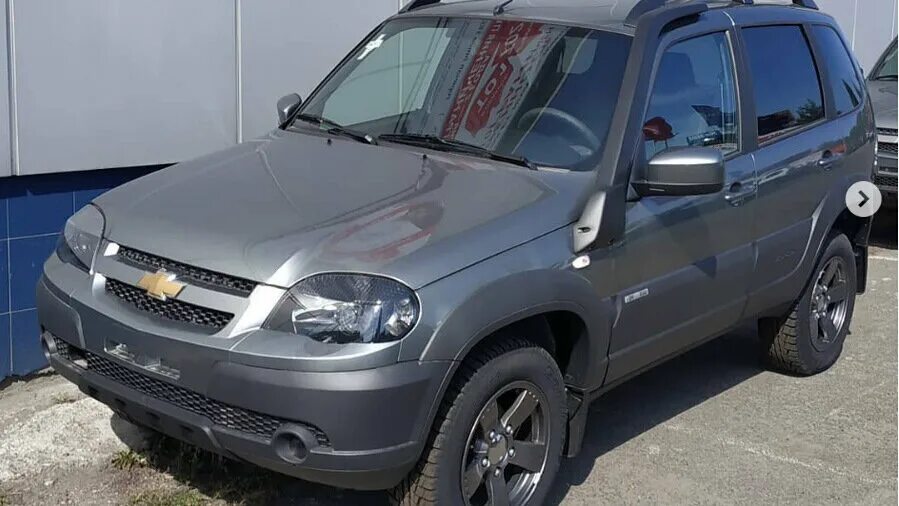 Шеви бертоне. Нива Шевроле Бертон 2008. Chevrolet Niva Bertone Edition. Нива Шевроле Бертоне белая. Шеви Нива 2008.