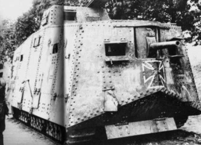 Немецкий танк первой мировой войны a7v. Тяжелый танк a7v Германия 1917. Sturmpanzerwagen a7v танк. Немецкий танк a7v первой мировой уничтоженный. Первые танки германии
