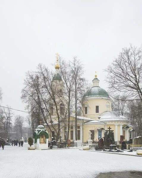 Храм Воскресения Словущего на Ваганьковском. Храм Воскресения Словущего на Ваганьковском кладбище. Москва Церква Воскресение Славущего на кладбище. Храм на Ваганьковском кладбище Москва Церковь. Воскресения словущего на ваганьковском кладбище