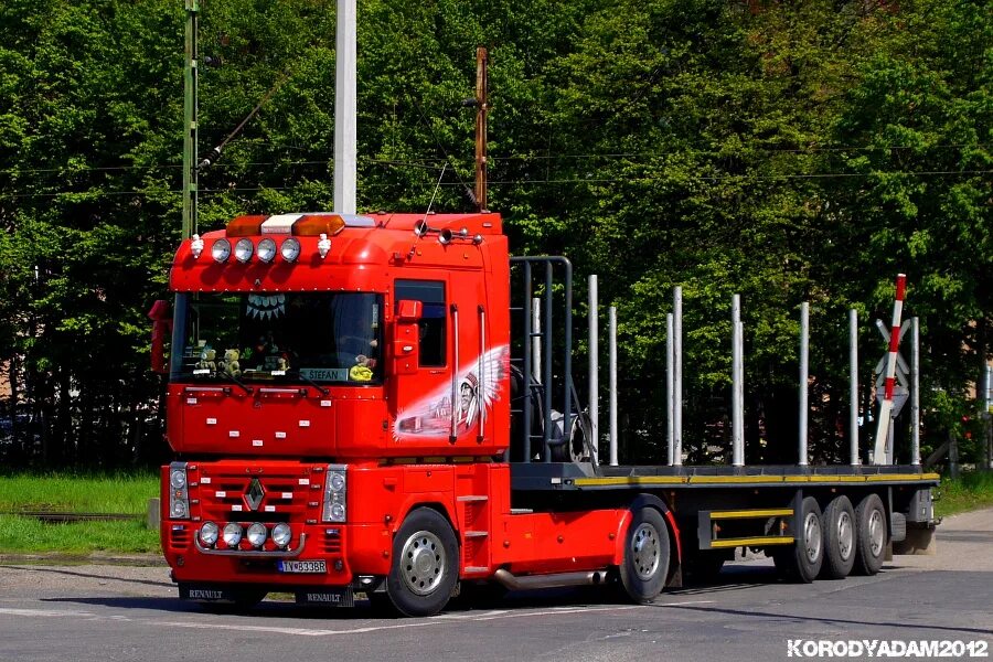 Renault magnum e. Renault magnum e-tech. Рено магнум лесовоз. Magnum e tech. Рено magnum 480 2003.