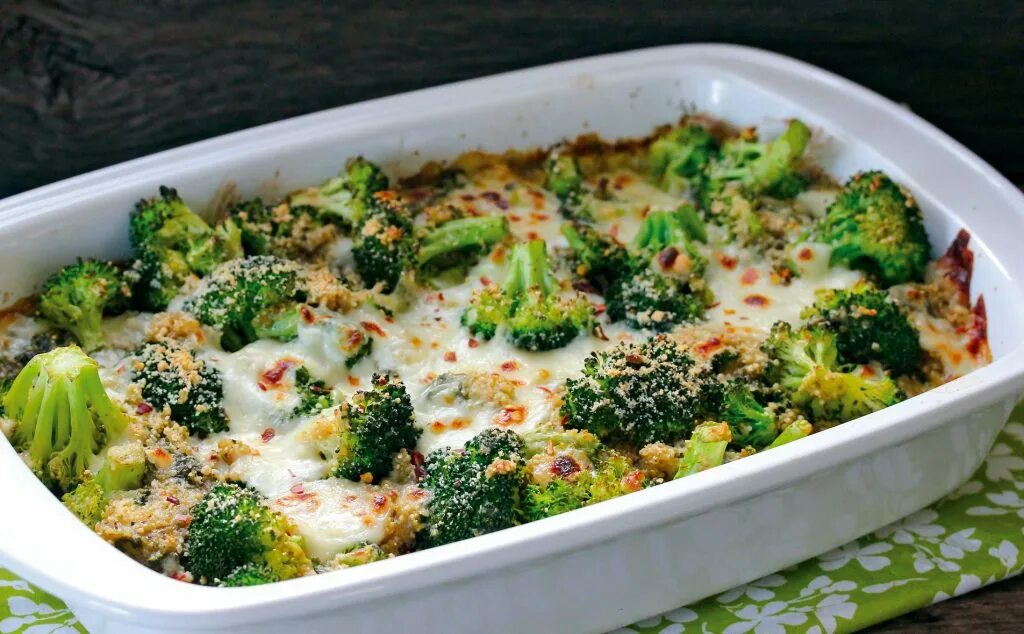 брокколи и цветная капуста. кассероль с киноа. как готовить брокколи в духовке. брокколи в духовке с сыром. брокколи в духовке.