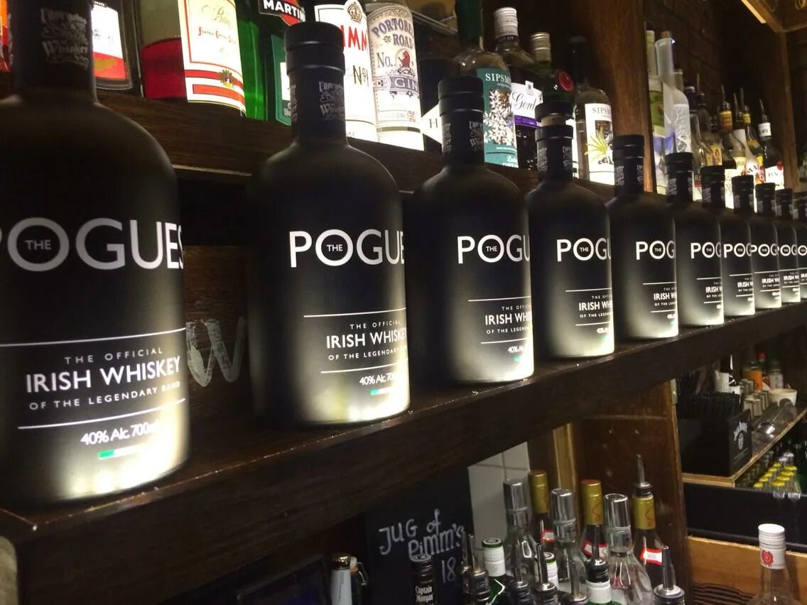Pogues irish. Виски Pogues Irish Whiskey. Ирландский виски Погус. Виски Погус Айриш. Виски ирландский Поугс.